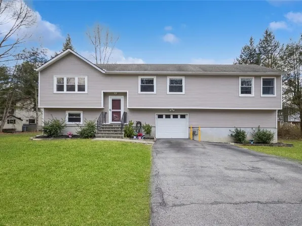 106 Sutton Park Road, Poughkeepsie, NY 12603