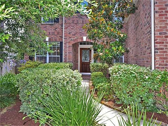 This property has it all... huge cul-de-sac lot, 5 bedrooms, full 3-car garage, recent pool/spa and your own backyard park.