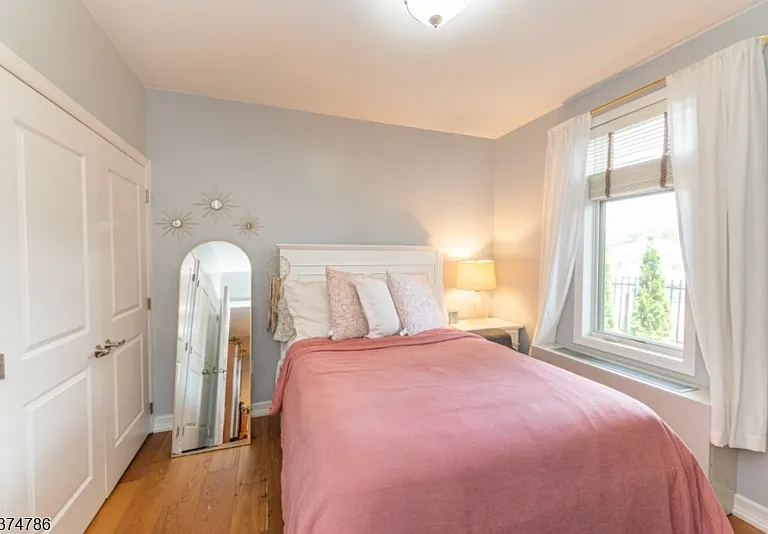 276 Chestnut St #1G — Photo 15