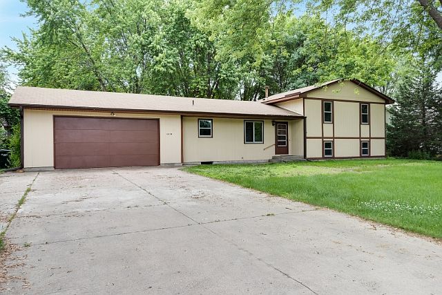 2nd image of 4034 Flowerfield Rd NE