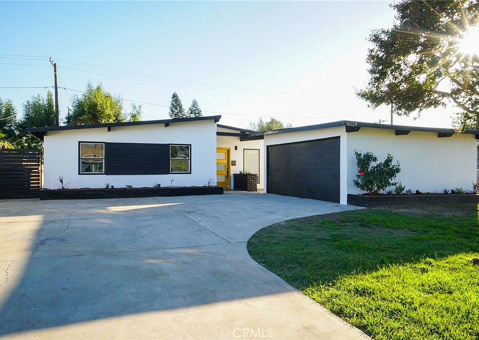 1st image of 16124 E Edna Pl