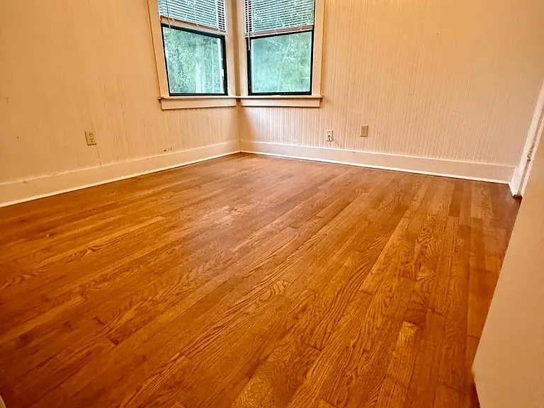 913 Leach St — Photo 8