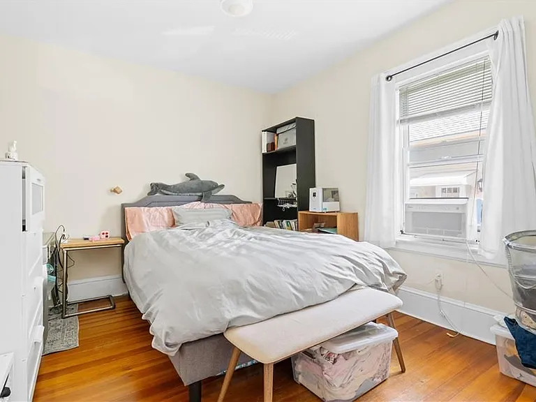 183 Narragansett St — Photo 6