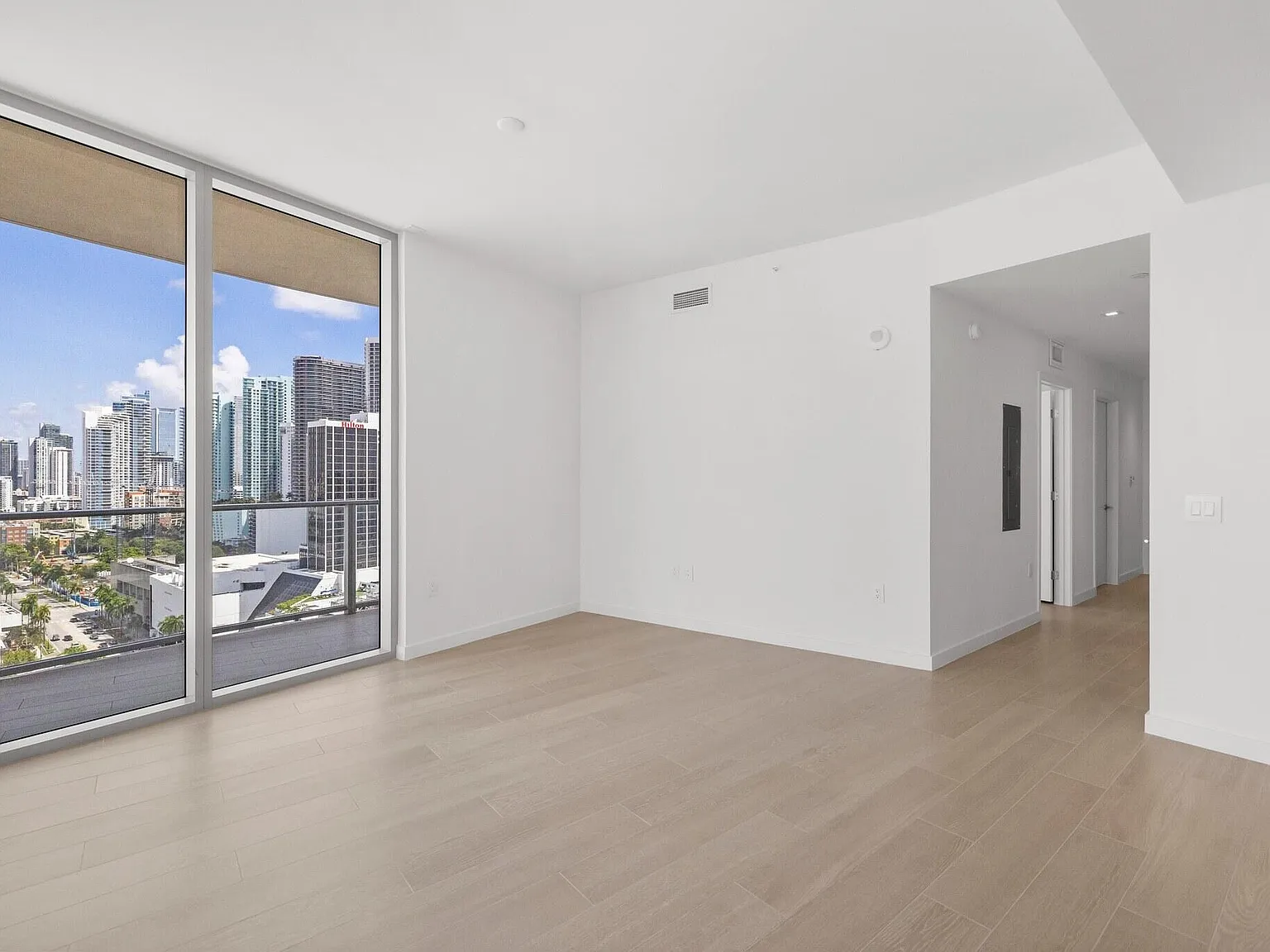 1 bed, 1.0 bath, 711 sqft, $4,800 — Photo 4