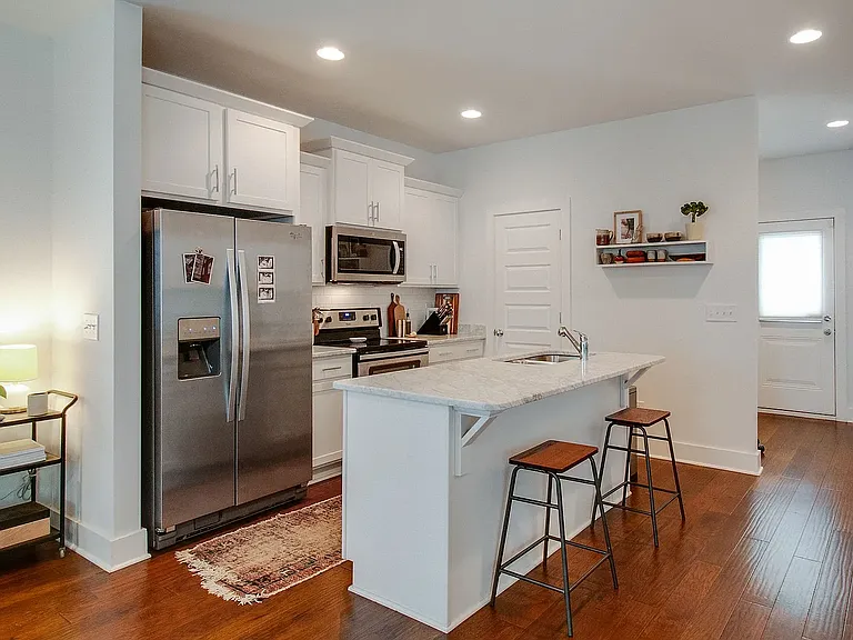 749 Cottage Park Dr — Photo 10