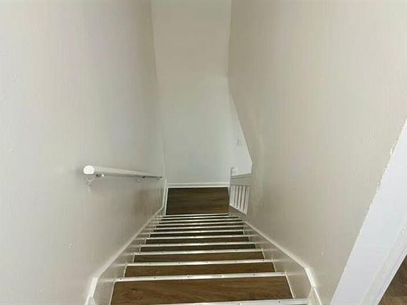 3rd image of 3132 Phoenix St APT B