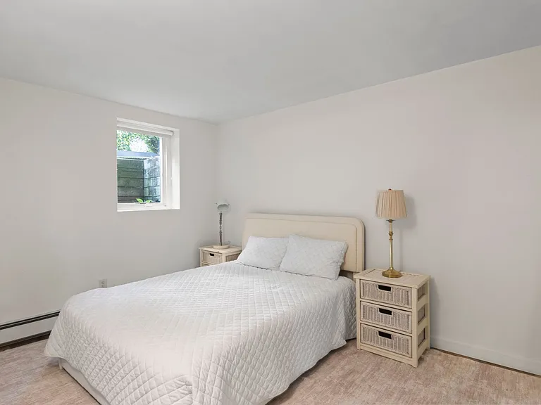 2421 Noyac Rd — Photo 37