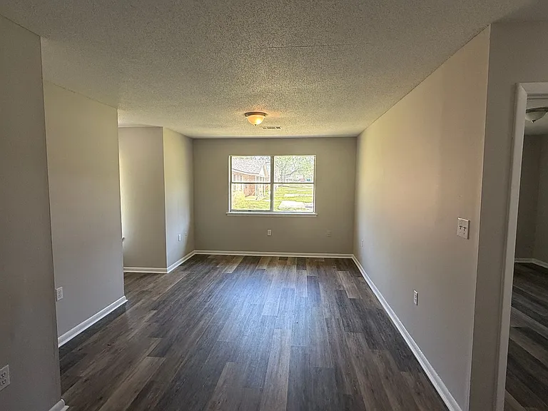 137 Schley Cir — Photo 6