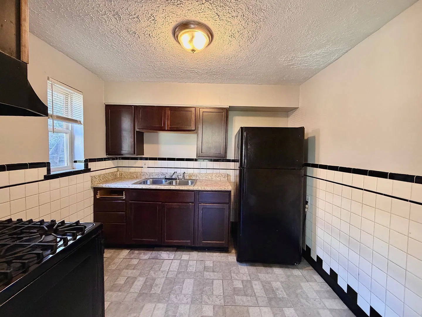 2 bed, 1.0 bath, $895 — Photo 4