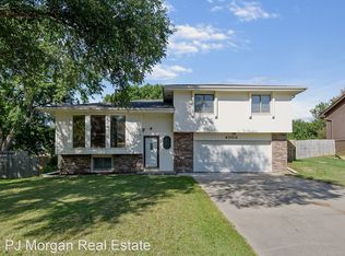 4004 N 211th St, Elkhorn, NE 68022