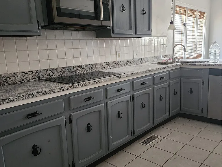 7805 S College Ave — Photo 4