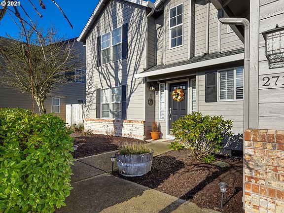 2nd image of 2718 NE 147th St