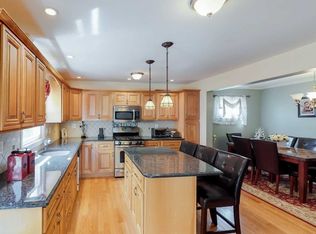 38 Sheridan St, Valley Stream, NY 11580