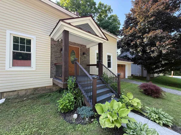 25 Bluff Street, Proctor, VT 05765-1008
