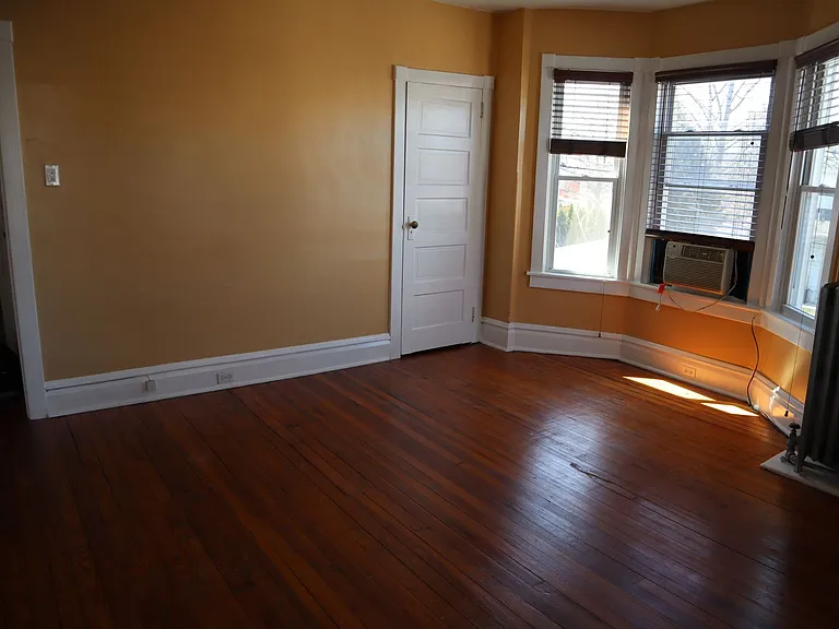 113 Reading Ave — Photo 12