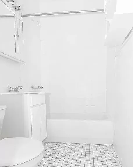 321 E 69th St #1E — Photo 10