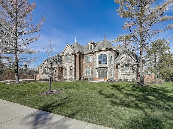 2nd image of 10263 N Wildwood Ct
