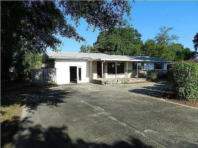 1st image of 204 Marilyn Ave