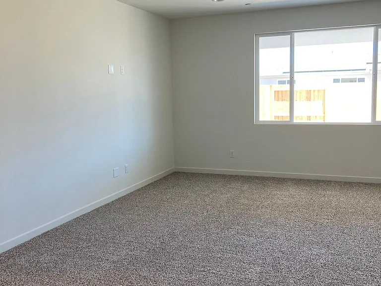 15016 Winslow Way — Photo 13
