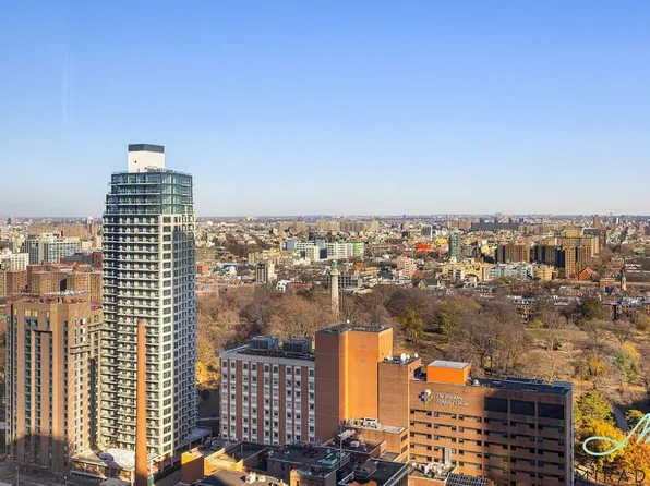 80 Dekalb Avenue image 4 of 24