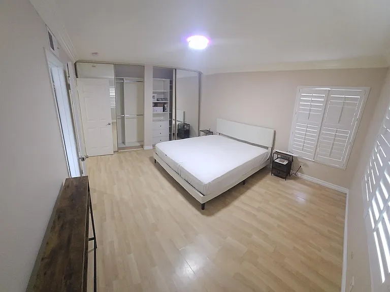 1095 Stillwell Ave #1095 — Photo 11