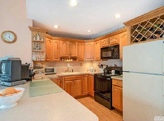 3rd image of 2688 Rowehl Dr