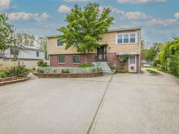 1548 Islip Avenue, Brentwood, NY 11717