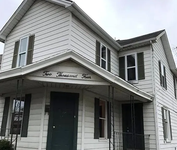 Sherman Ave — Photo 1