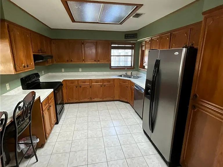 1203 Blyth Rd — Photo 20
