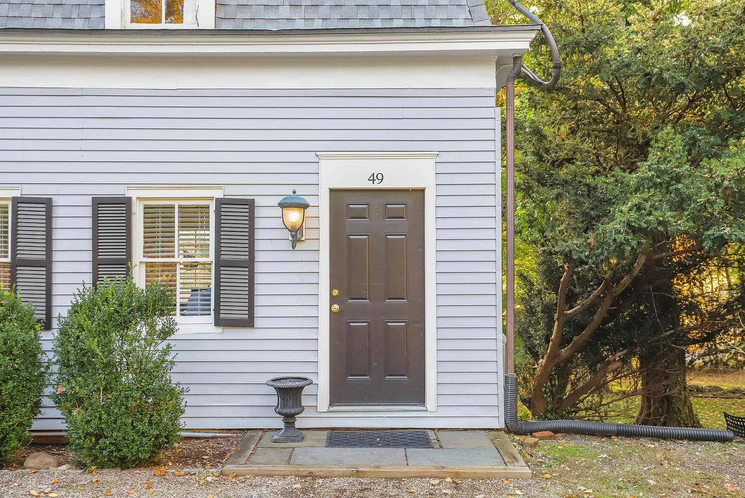 49 Hollow Tree Ridge Rd — Photo 4