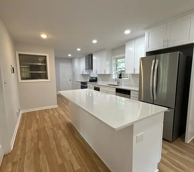 2407 Summerland Dr — Photo 2