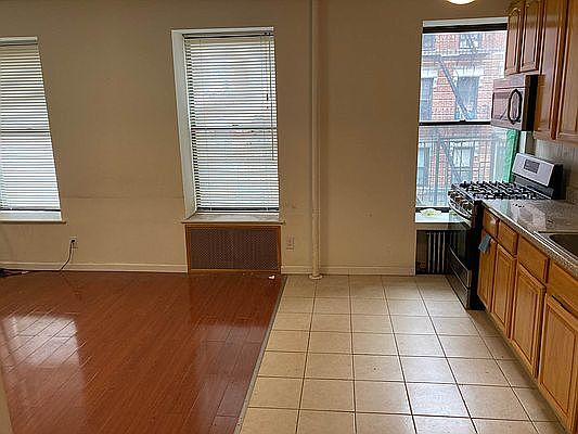 1st image of 36 Market St APT 4