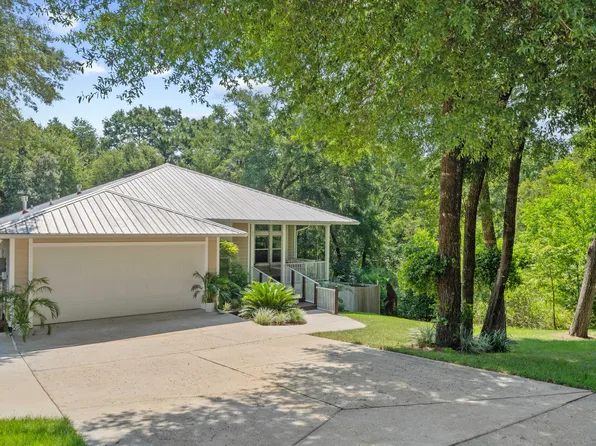 60 Jackson Ave, Valparaiso, FL 32580