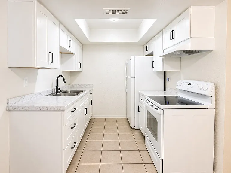 North Mountain Foothills Apartments — Photo 1