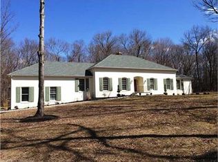 35 Timber Ln, Bethany, CT 06524