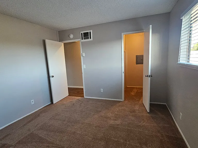 Del Mar Apartment Homes — Photo 23