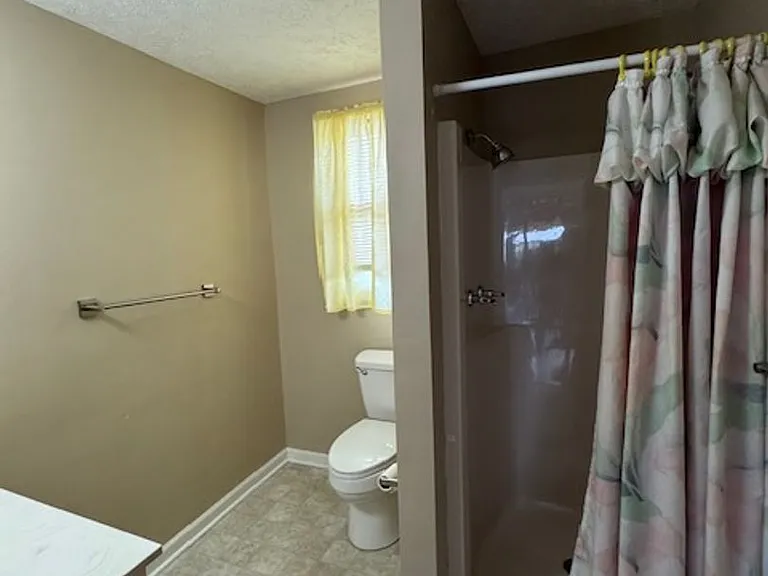 709 Luther Dr — Photo 11