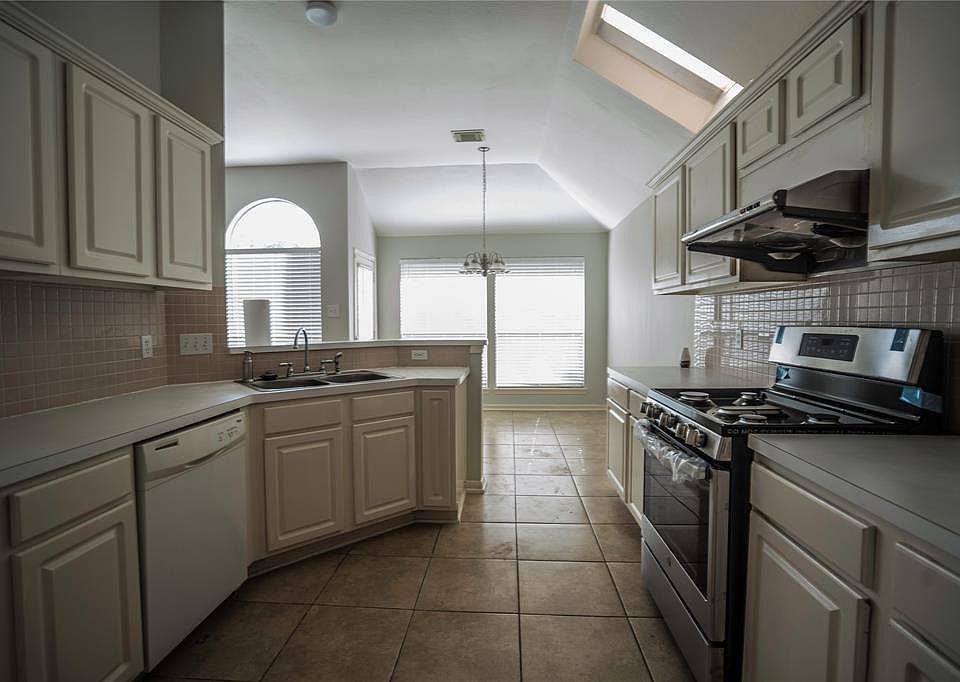 1st image of 7211 Shadyside Cir