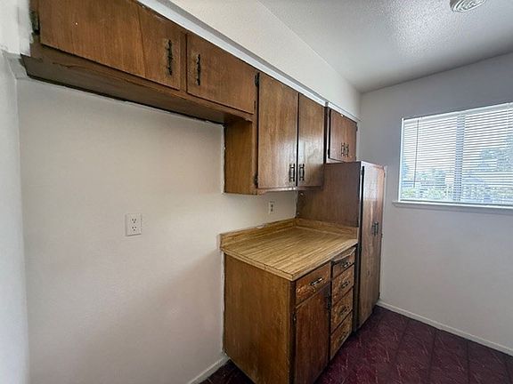 5th image of 624 N Encina St #D