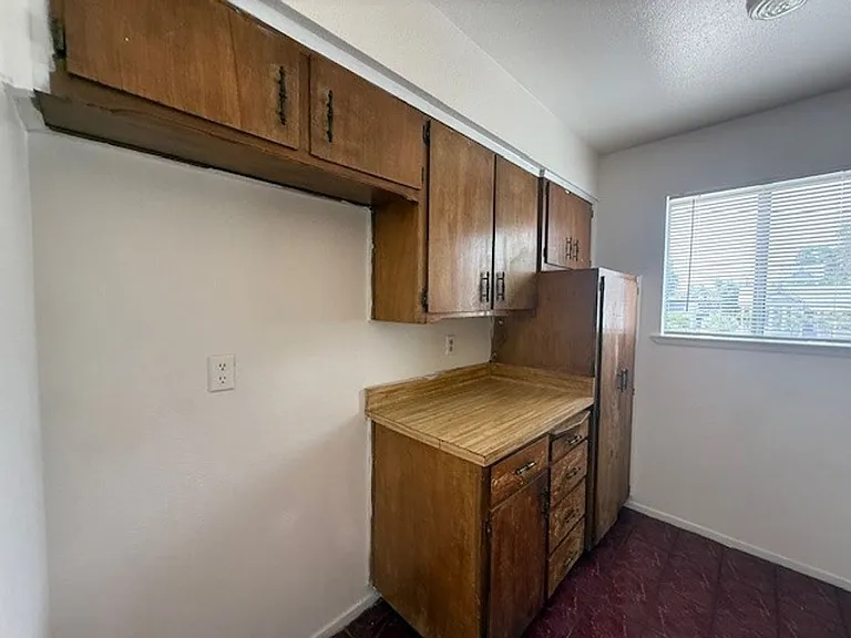 624 N Encina St — Photo 5