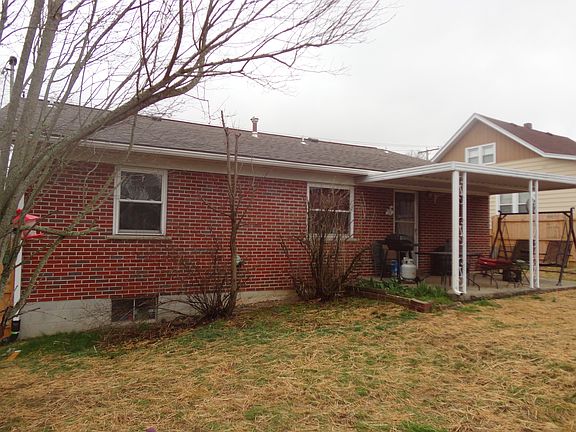 4th image of 324 N Vance Dr