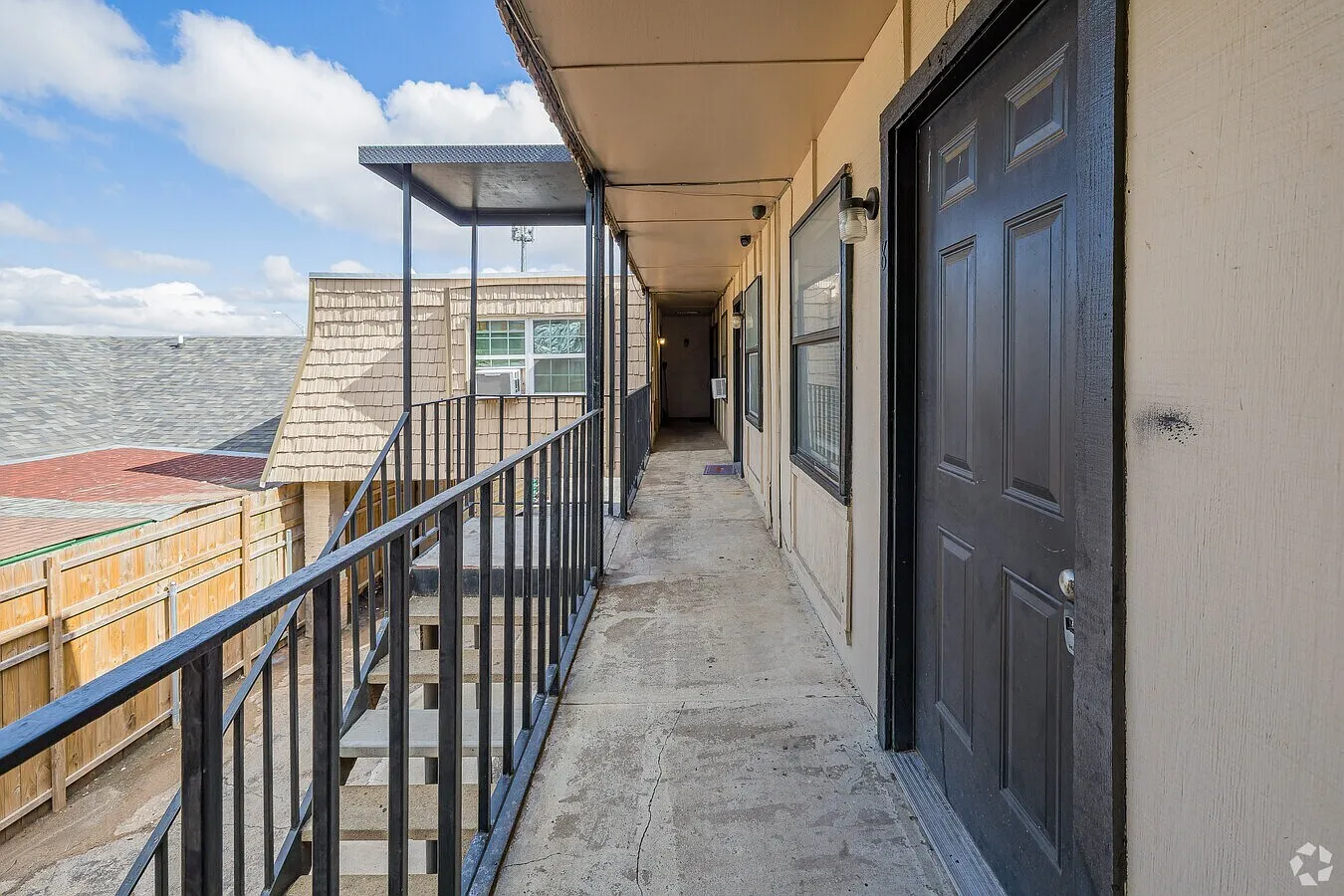 404 Southwest 26th Street — Photo 1