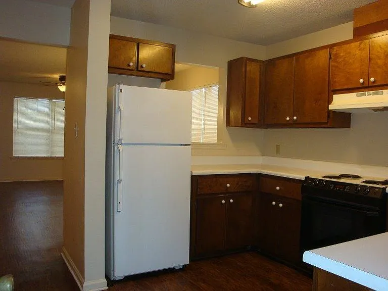 343 Brookfield Rd — Photo 5