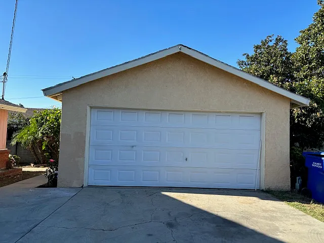7414 Laura St — Photo 2