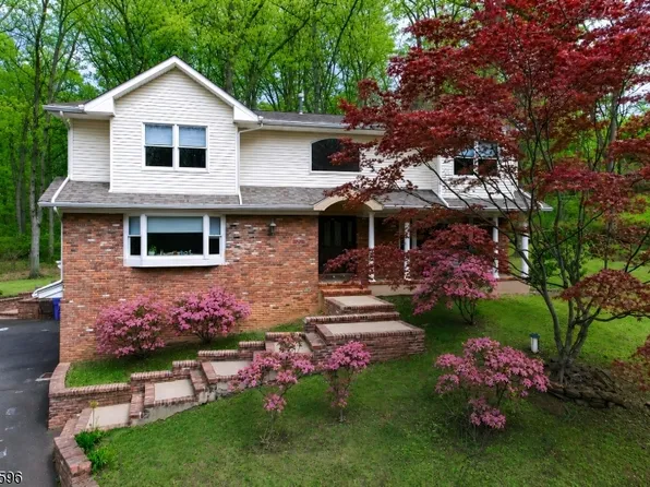 17 Drift Rd, Watchung Boro, NJ 07069