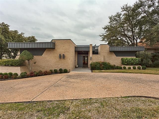 1st image of 6805 Winterberry Dr