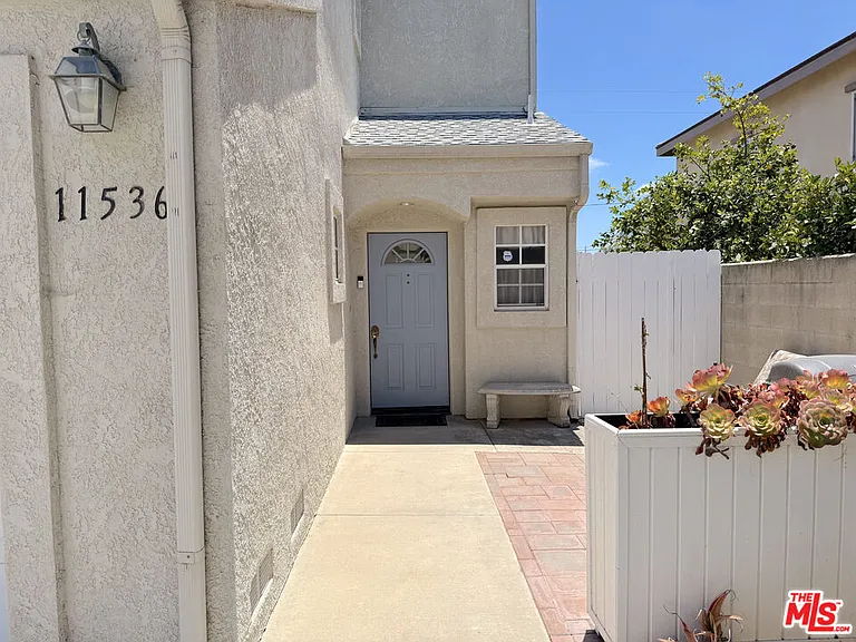 11536 Edinger Ave — Photo 2