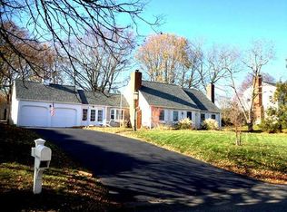 15 Baldwin Rd, Middletown, RI 02842