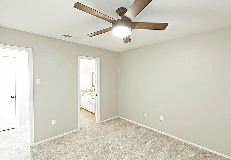 889 Dublin Dr #D — Photo 30