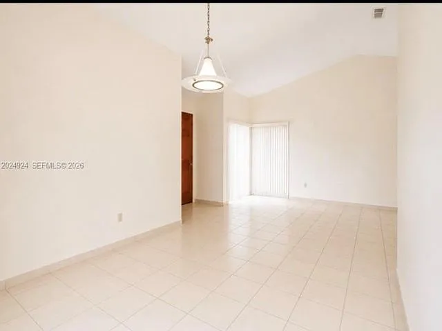 13440 SW 28th St — Photo 8